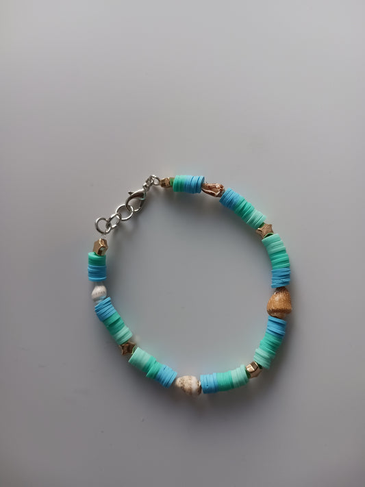 Q sea shells beach bracelet